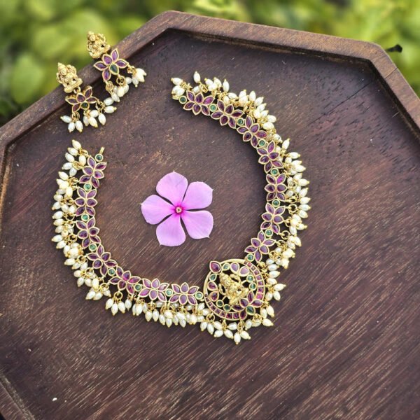 Rice Pearl Lotus Kemp Neckpiece