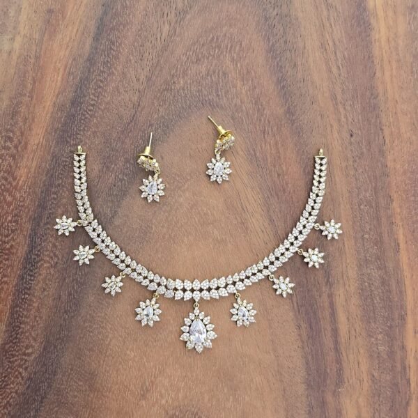 AD Leafy Neckpiece