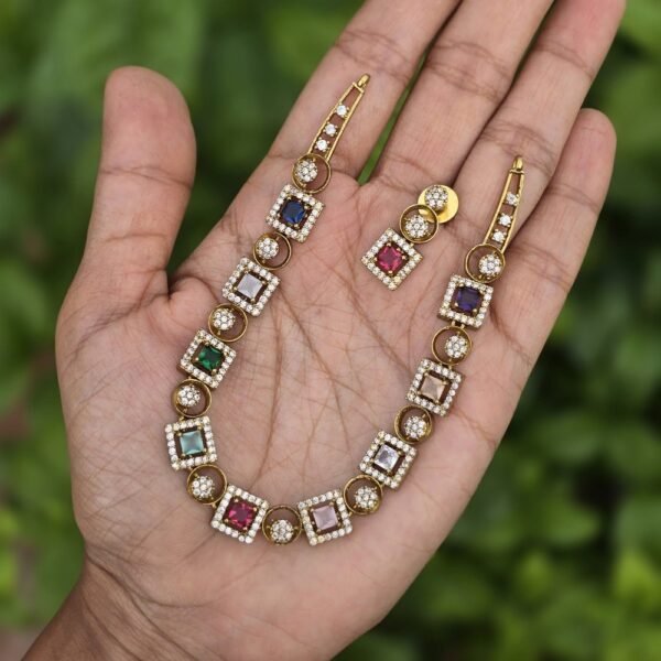 AD Navaratna  Neckpiece